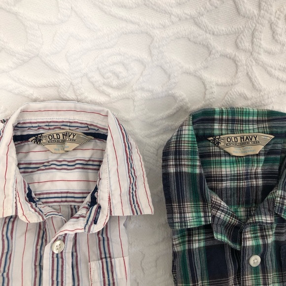 Lot of 2 Boys Old Navy Shirts Size 2T Short Sleeve Button up White/green💯Cotton - Picture 3 of 8
